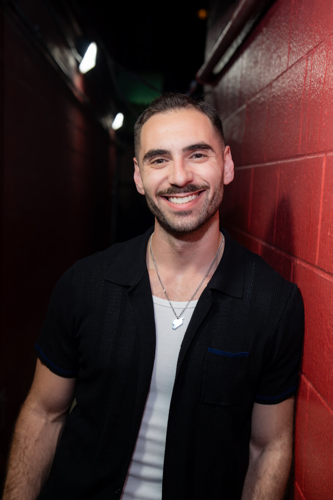 Zaid Fouzi signing autographs outside Zanies Chicago with fans